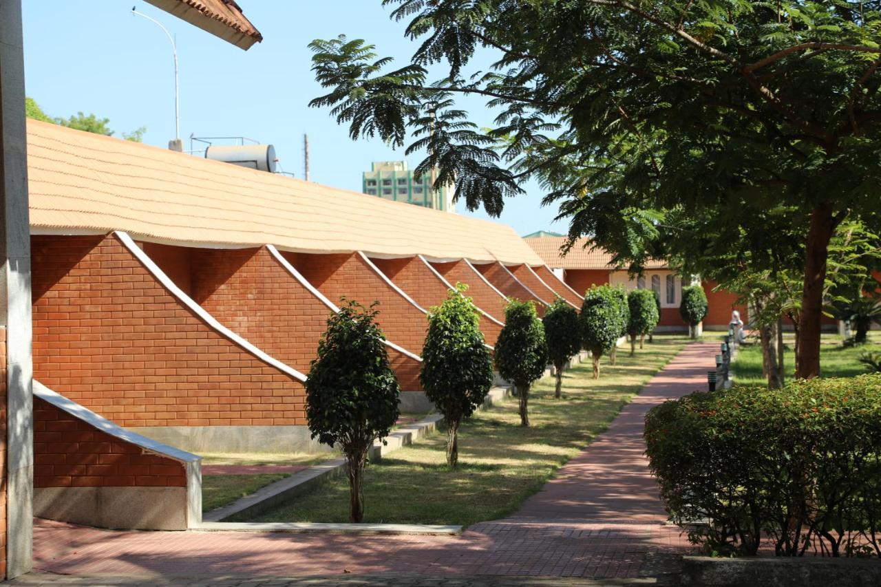 Celebrity Resort Chennai Tambaram Экстерьер фото